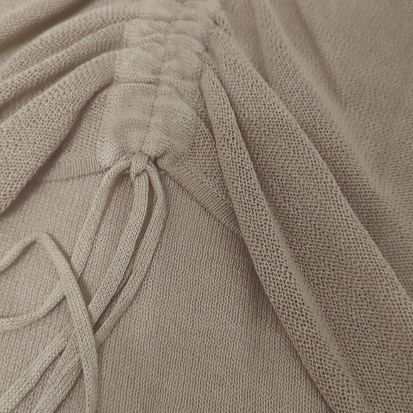 Drawstring knot front top - Picture 3 of 3